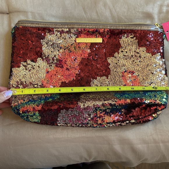 🆕 Vince Camuto sequinned clutch/makeup bag - Picture 5 of 6